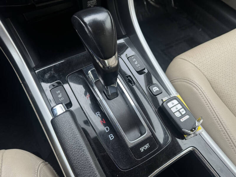 2017 Honda Accord Hybrid EX-L