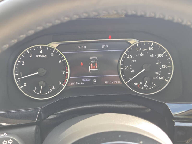 2025 Nissan Pathfinder SL