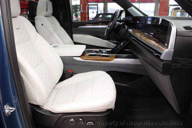 2025 Cadillac Escalade ESV Sport Platinum