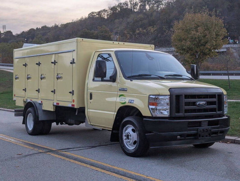 2021 Ford E-Series E-450 SD