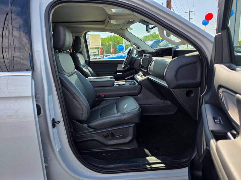 2026 Ford Expedition MAX Active