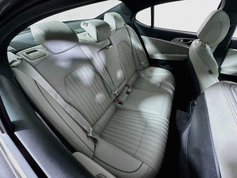 2023 Genesis G70