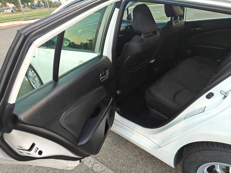 2019 Toyota Prius LE