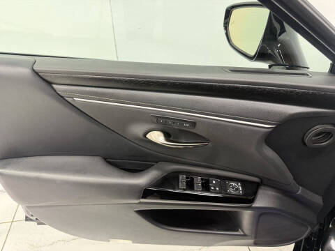 2024 Lexus ES 300h