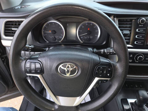 2017 Toyota Highlander LE