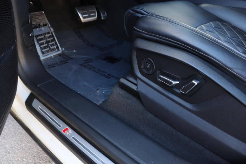 2023 Audi SQ8 4.0T quattro Prestige