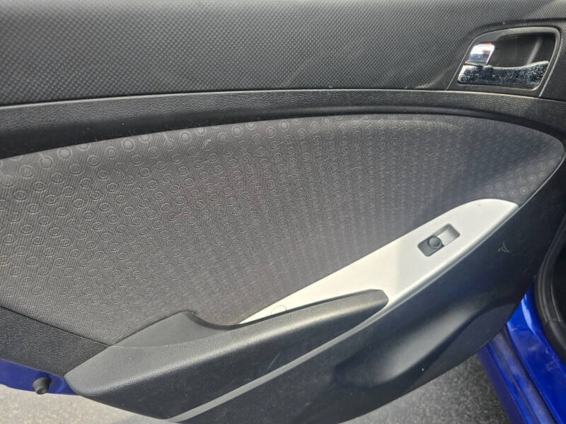 2012 Hyundai Accent SE