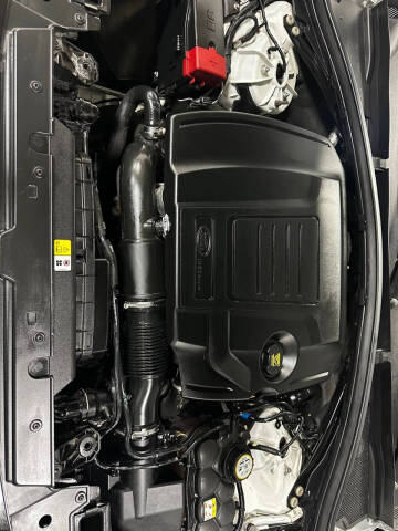 2019 Land Rover Range Rover Velar P250 R-Dynamic SE