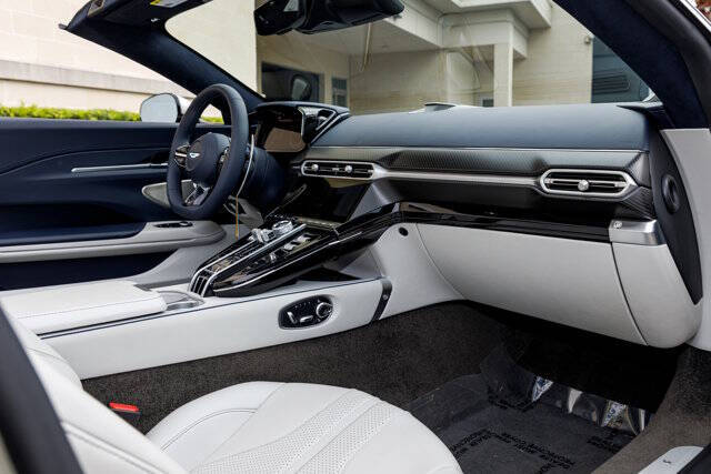 2026 Aston Martin Vantage Roadster