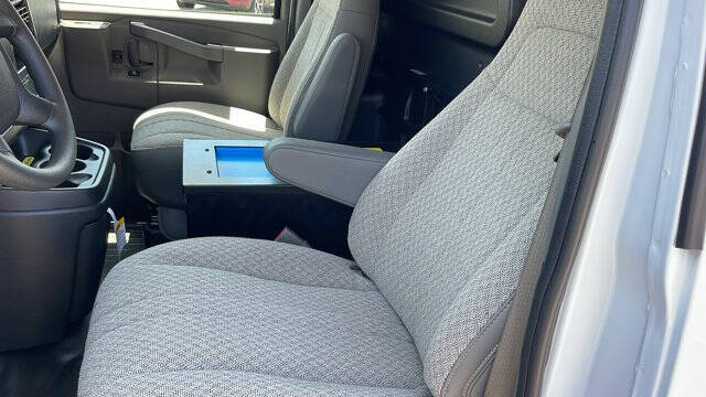 2025 Chevrolet Express 2500