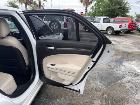 2016 Chrysler 300 C