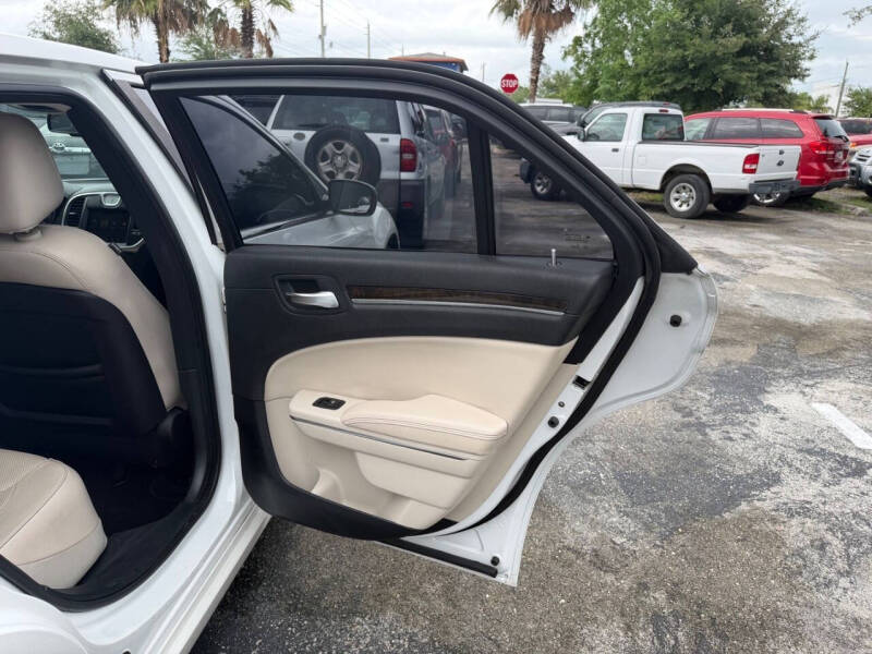 2016 Chrysler 300 C