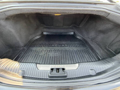 2016 Jaguar XJ R-Sport