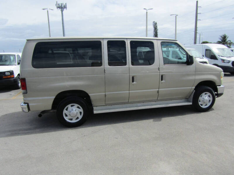 2008 Ford E-Series E-350 SD XLT