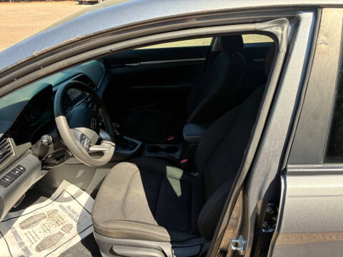 2020 Hyundai Elantra SE