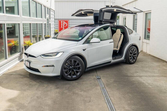 2022 Tesla Model X 8