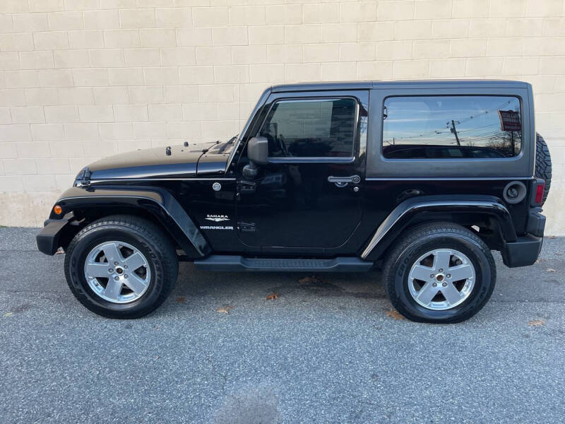 2013 Jeep Wrangler Sahara photo 3