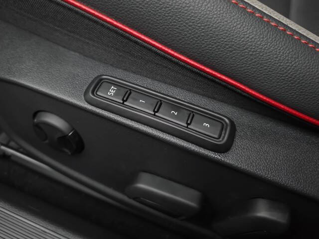2024 Volkswagen Golf GTI SE