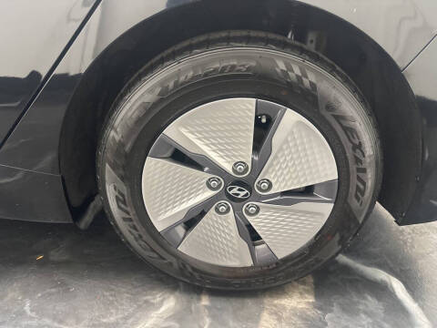 2022 Hyundai Ioniq Hybrid SE