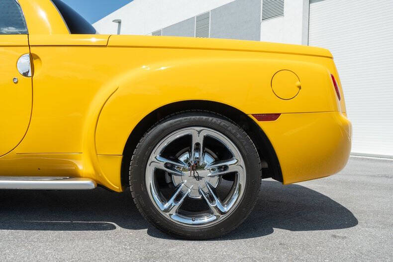2004 Chevrolet SSR LS