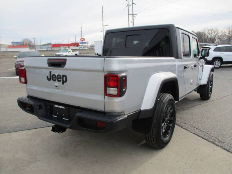 2023 Jeep Gladiator Sport S
