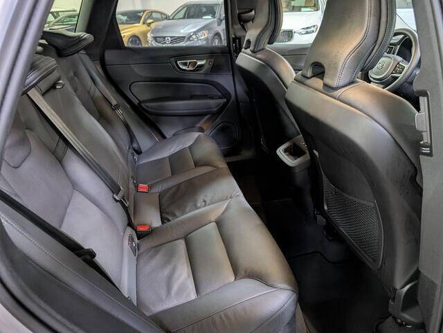 2025 Volvo XC60 B5 Plus Dark Theme