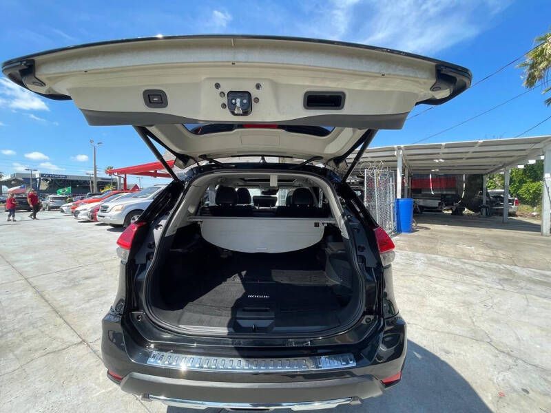 2017 Nissan Rogue SL