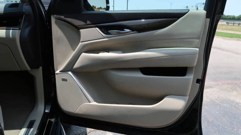 2018 Cadillac Escalade Luxury