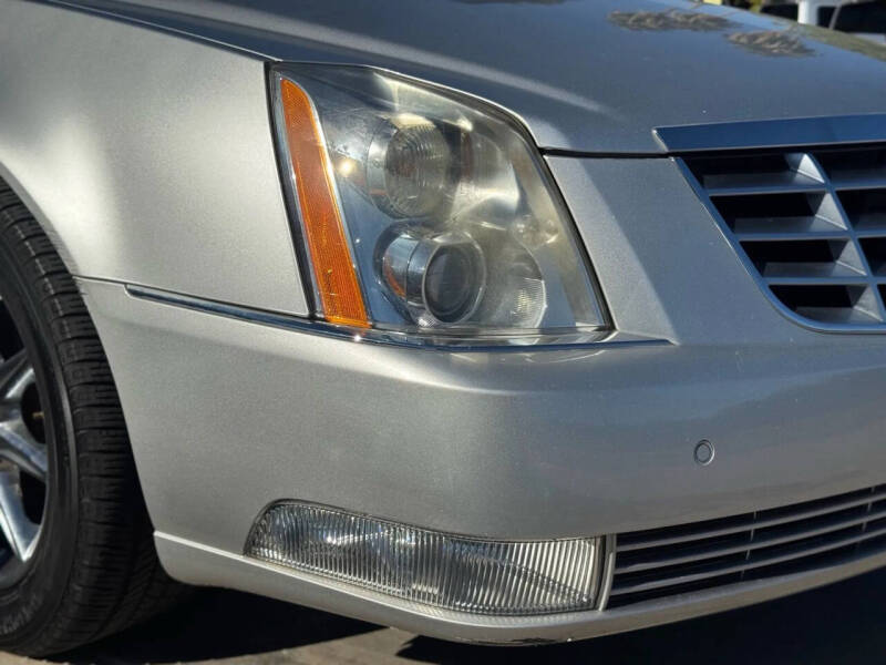 2011 Cadillac DTS Luxury Collection