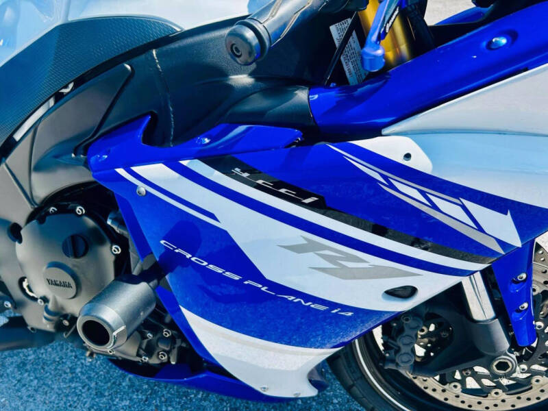 2014 Yamaha YZF-R1