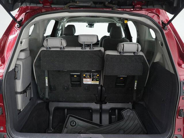 2024 Toyota Sienna LE 8-Passenger