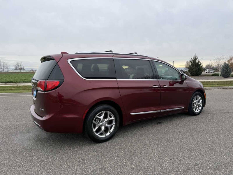 2018 Chrysler Pacifica Limited