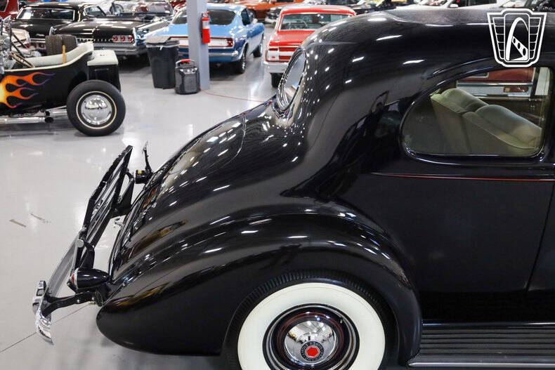1938 Packard Super Eight