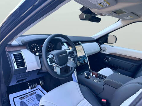 2025 Land Rover Discovery P300 Dynamic SE