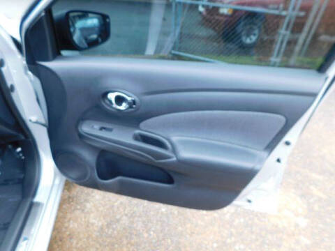 2015 Nissan Versa 1.6 SV