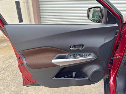 2020 Nissan Kicks SR