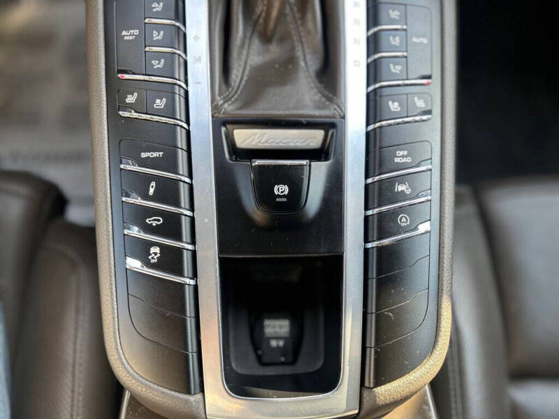 2015 Porsche Macan Turbo