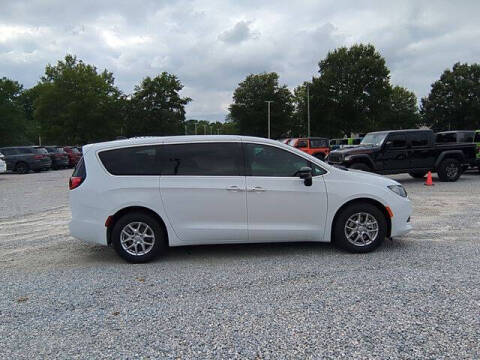 2026 Chrysler Voyager LX