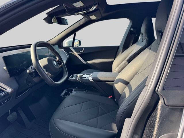 2025 BMW iX xDrive50