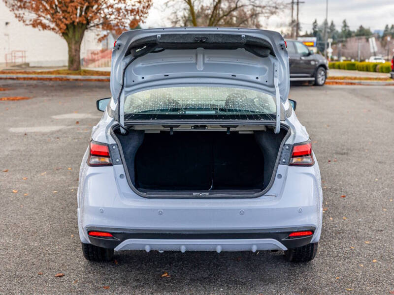 2024 Nissan Versa SR