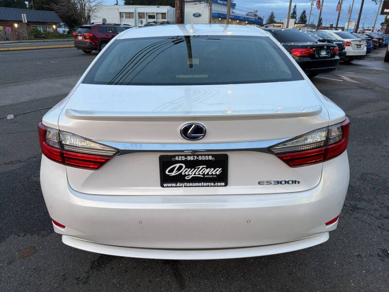 2017 Lexus ES 300h