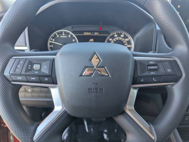 2026 Mitsubishi Outlander ES