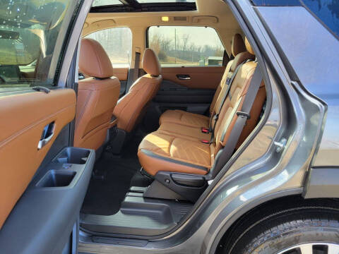 2025 Nissan Pathfinder Platinum