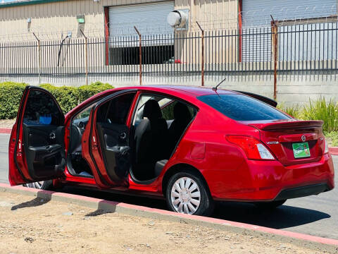 2018 Nissan Versa SV