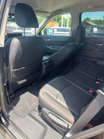 2026 Nissan Pathfinder SL