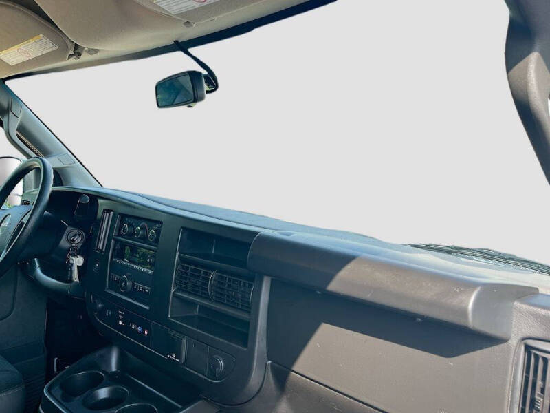 2022 GMC Savana 2500