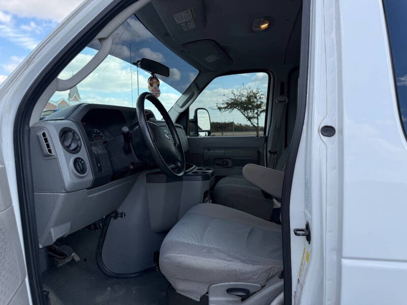 2010 Ford E-Series E-350 SD