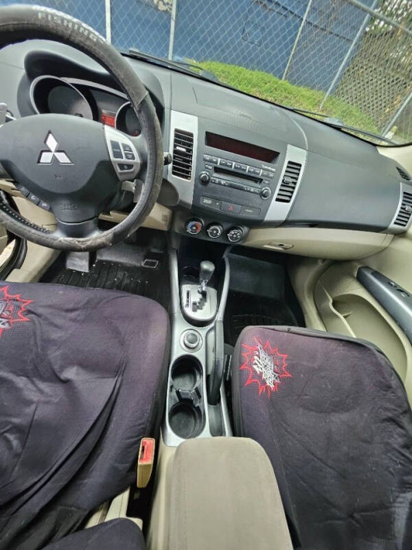 2009 Mitsubishi Outlander SE