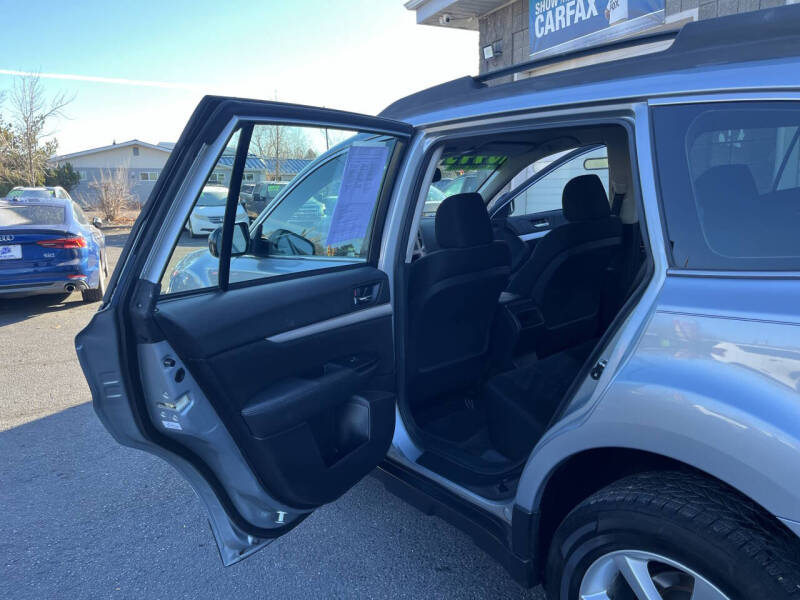 2014 Subaru Outback 2.5i