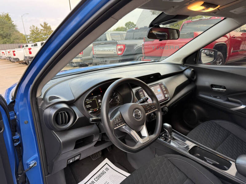 2022 Nissan Kicks SV